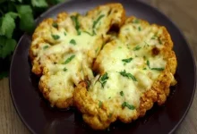 طرز تهیه لذیذترین استیک گل کلم با سس دست ساز + فیلم/ دستور پخت استیک گل کلم، یک عصرانه خوشمزه و سالم